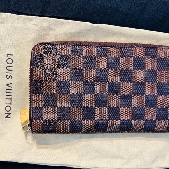 Louis Vuitton Zippy Wallet - Picture 2 of 7